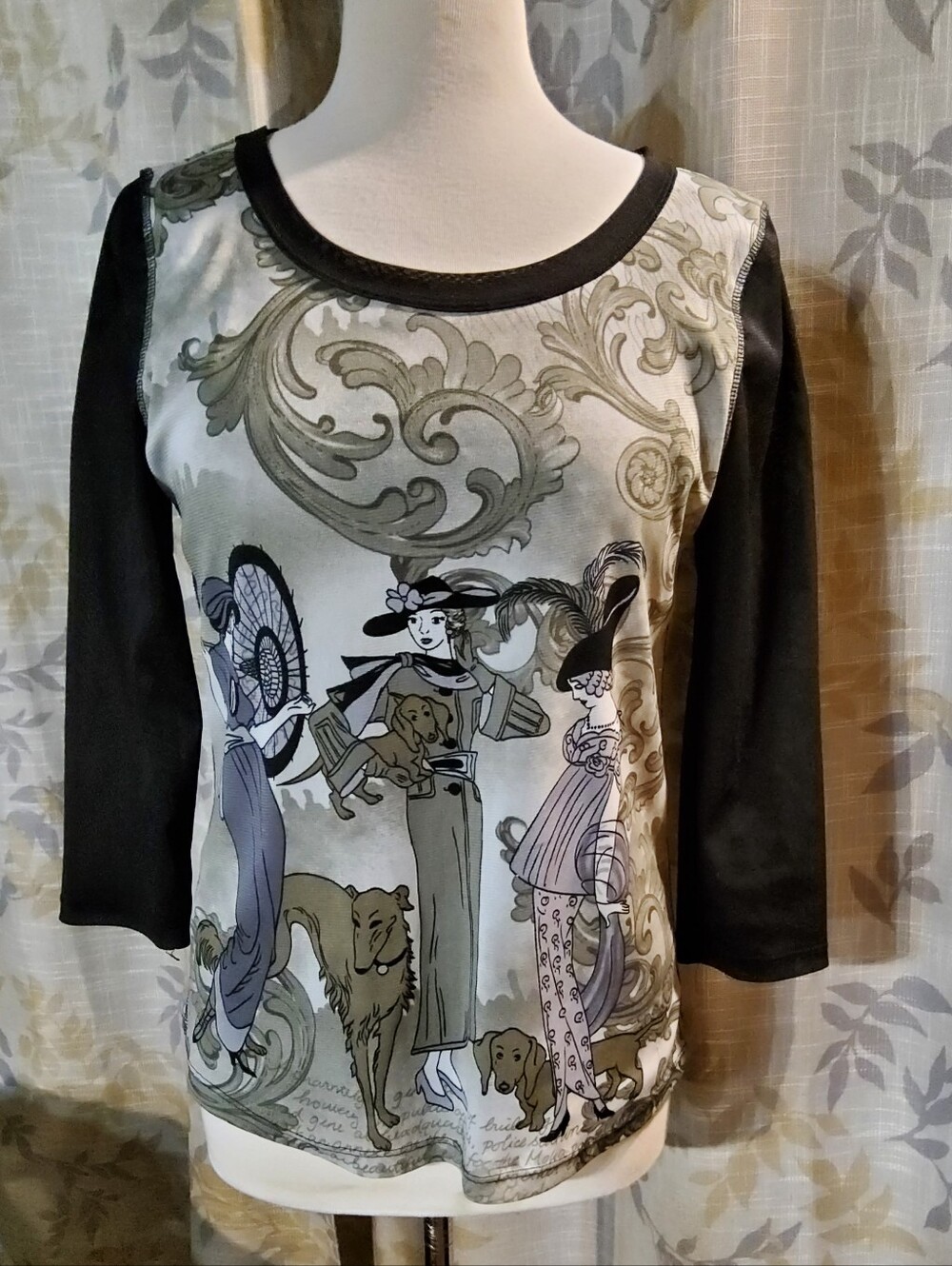 Black & Gray Illustrated Long-Sleeve Tee with Scenic Print